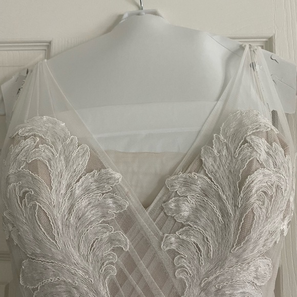 Ines Di Santo Lace, Ivory Wedding Dress - Picture 6 of 13